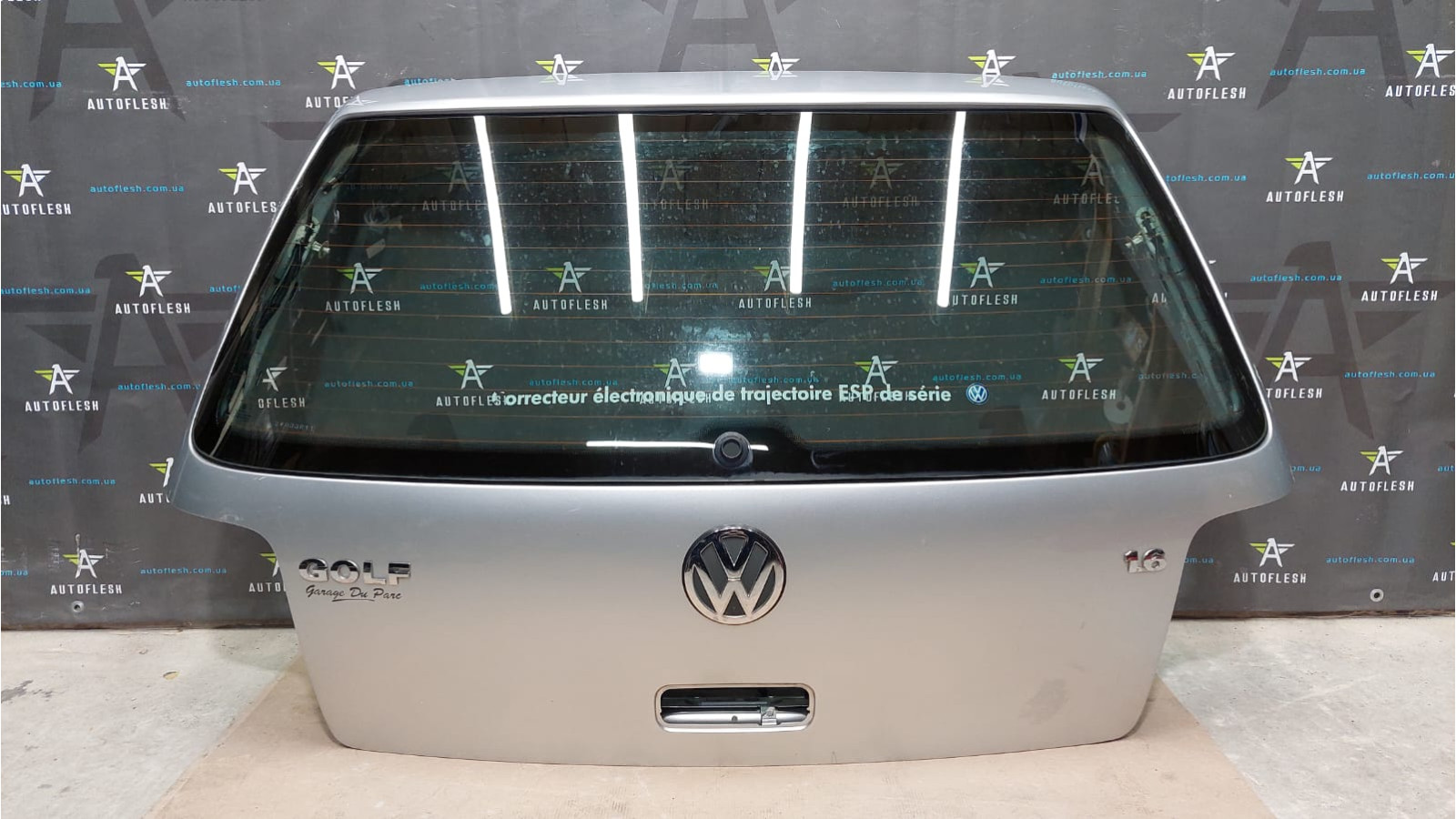 Крышка багажника 1J6827025G, 1J6845051E, 1J6845051B Volkswagen Golf 4 хетчбек бу